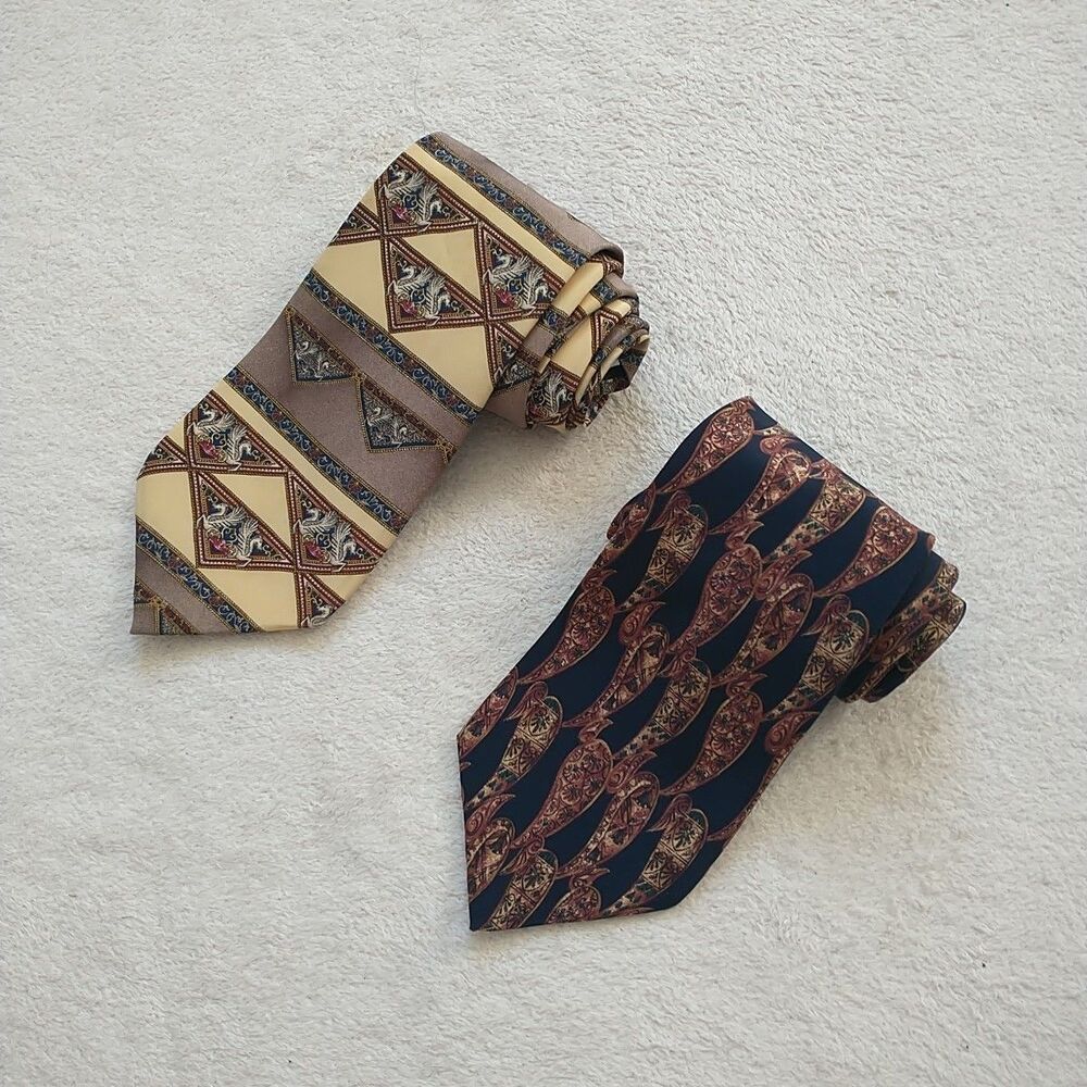 The Metropolitan Museum of Art Necktie Silk Yellow Brown Pegasus Paisley 2x Set